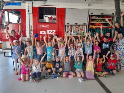 Die Feuerwehr zu Besuch in der Volksschule Rainbach